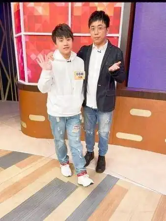  童星小小彬16岁近照曝光,2岁出道养全家,被父母当提款机花光千万