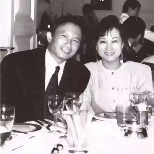  被誉为中国昆汀,捧红周润发张国荣,吴宇森夫妻44年再次面临劫难