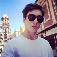  成熟气质欧美男生头像再深的伤口总会愈合