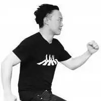  给我找两个陈奕迅高清头像.谢谢啦