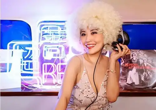  张蔷一婚时还太年轻,二婚时高龄生育迎来幸福