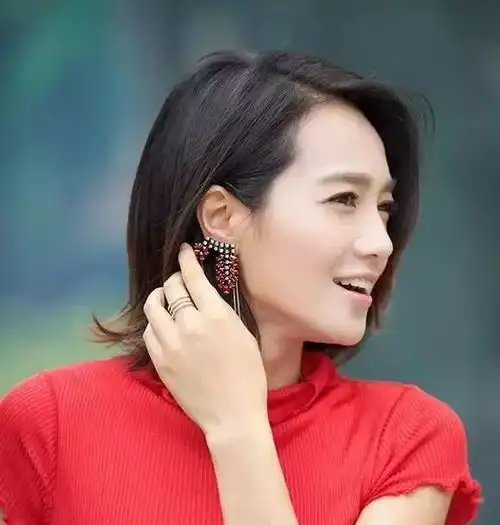 张丹峰毕莹之后,周一围女助理共用一根吸管,朱丹力挺后删除微博