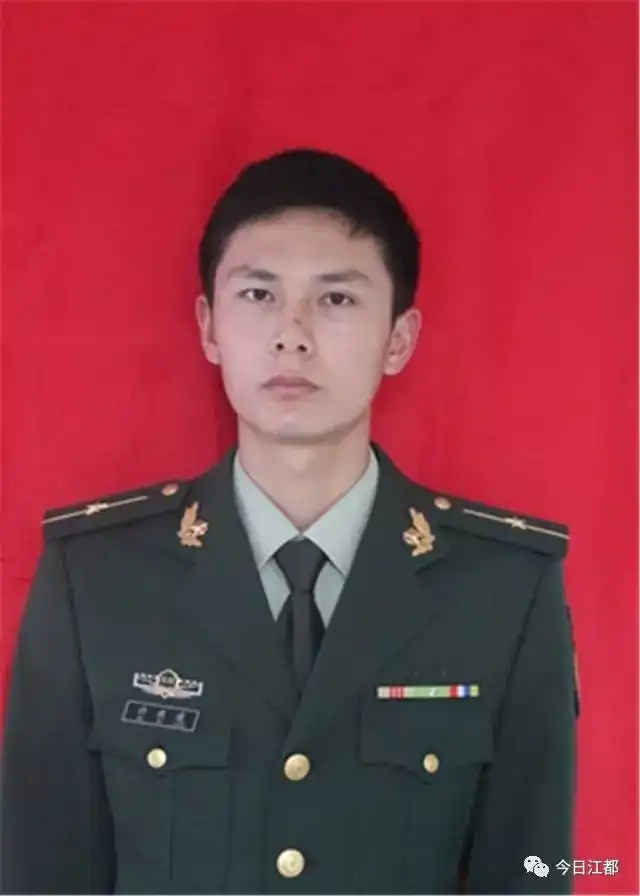  投票他们候选十佳守江爱江好军人,快来给你支持的帅哥投一票吧