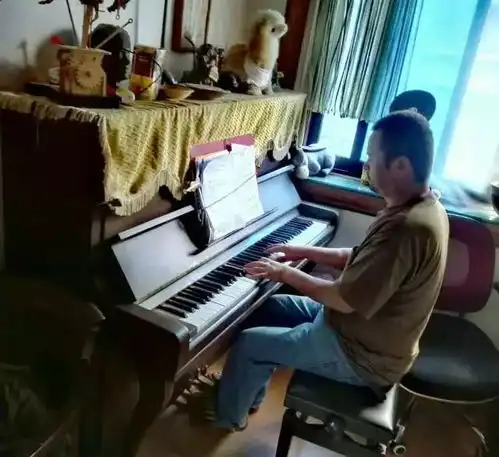  不爆改不凹风格,这对艺术家夫妇打造了独一无二的陋室