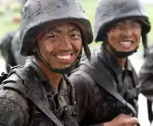  改革开放四十周年,兵哥哥的这些瞬间,很帅