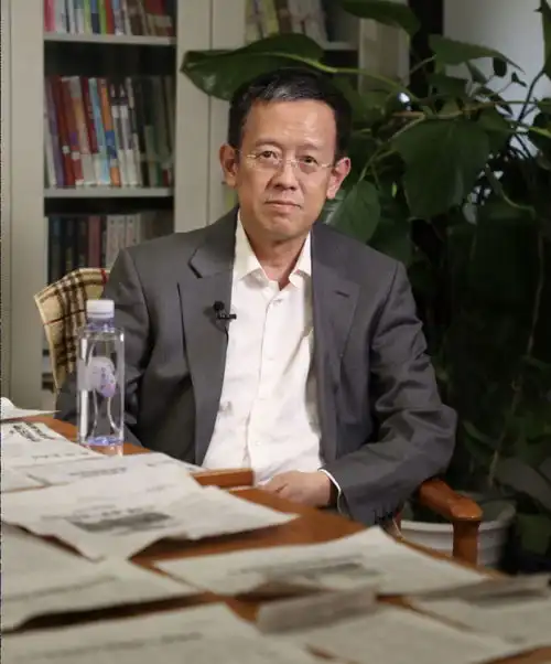  互联网时代,还在读报专访科幻作家韩松