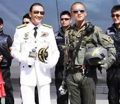  冯绍峰黄晓明张国荣陈冠希40位男星军装谁最帅