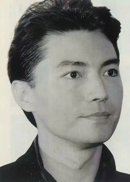  被称亚洲第一美男的尊龙,他的盛世美颜,越看越迷人