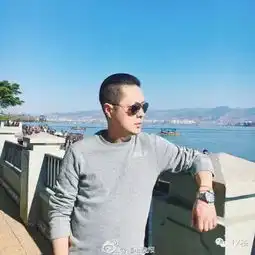  逆天容颜这是47岁爸爸和女儿的照片...你信么网友老爸像男票,老妈像姐姐,奶奶像妈妈