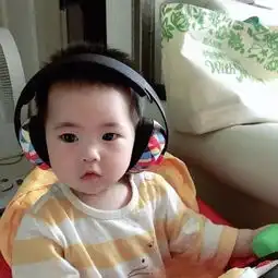  43岁咸素媛晒女儿近照肉嘟嘟模样超可爱,与小18岁陈华恩爱如初