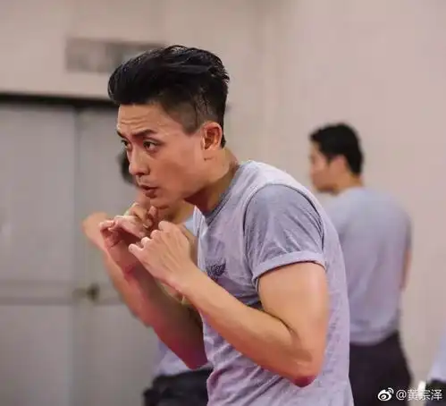  男神级颜值下竟隐藏着想放飞自我的心论反差萌谁争得过黄宗泽