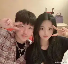  张大大啥家庭过生日半个娱乐圈明星来捧场,baby缺席两年引猜疑