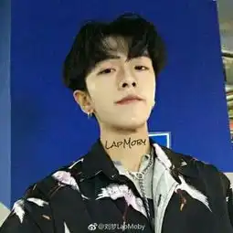  我可以跟在你身后,像影子追着光梦qq男生头像我要个性网