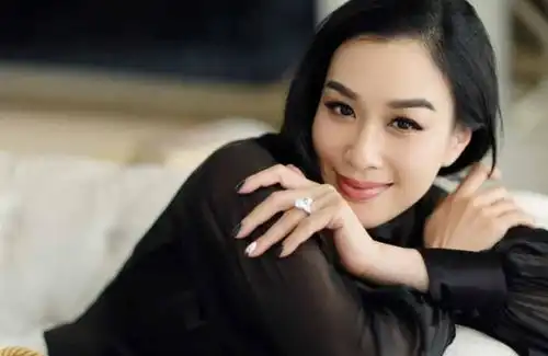  钟丽缇女儿考拉近照,跟妈妈完全是复制黏贴,网友保你c位出道