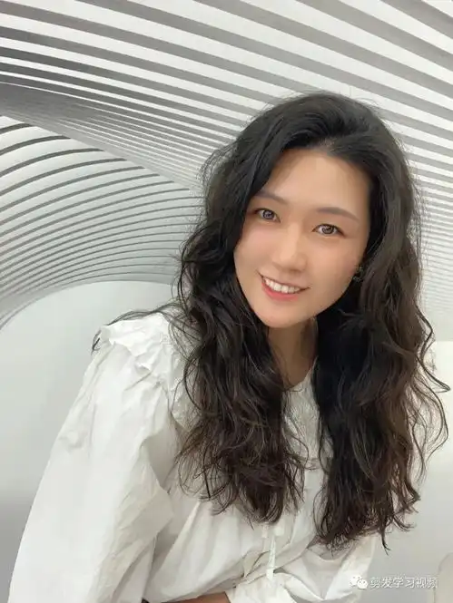  免打理慵懒法式烫秋冬必备发型推荐