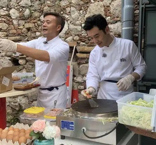  中餐厅3路透,网友晒出王俊凯做的2道菜,这道甜品你认识吗