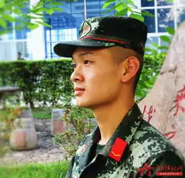  换上了新军装又添了一股新朝阳