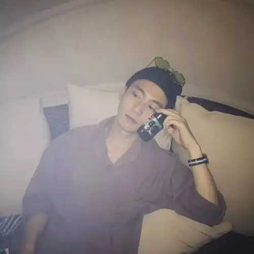  头像如果幸福太难,那我祝你有钱