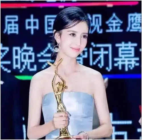  感谢佟丽娅的倔劲儿让我们遇到了她