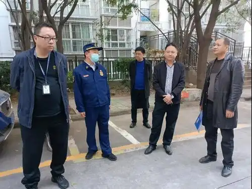  强化部门联动确保生命通道畅通区安办组织多部门联合开展阳光骊景小区车辆乱停乱放堵塞消防通道联合执法检查