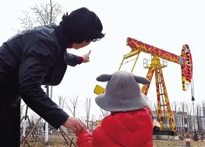  抽油机变身长颈鹿