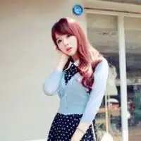  4张qq头像姐妹两人分开一个头像上写琳,另一个头像上写惠