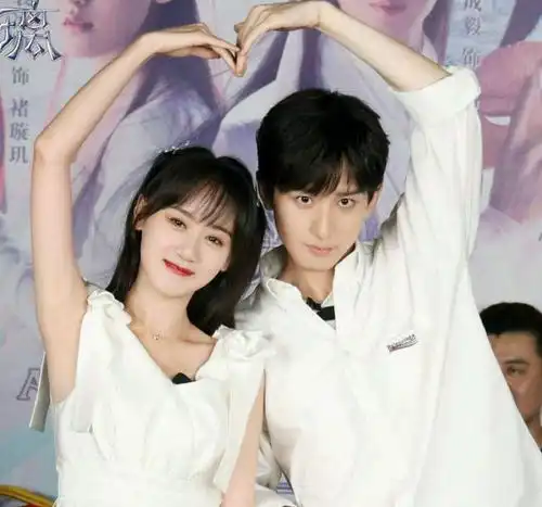  春日宴男女终定,溜遍顶流成名著,演员竟是无人识的新人