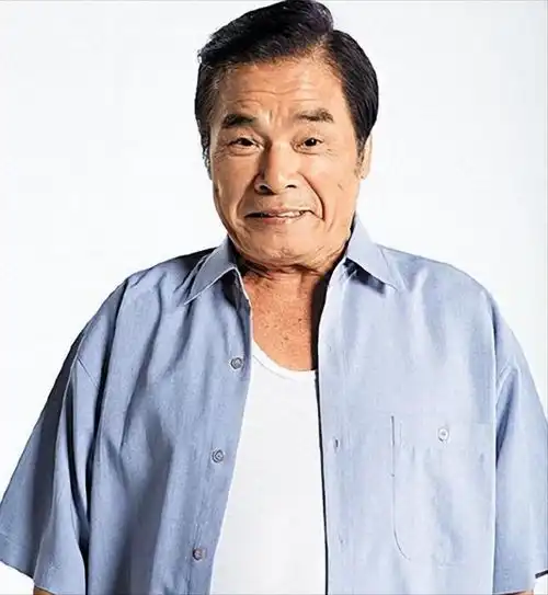 现实版韦小宝雷洪二妻五妾,2019年71岁娶小20岁红颜知己做七房
