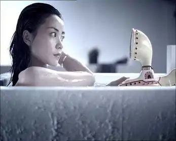  范冰冰湿身拍沐浴戏盘点女星美艳出浴照