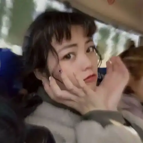  女生头像年少的我们喜欢一个人
