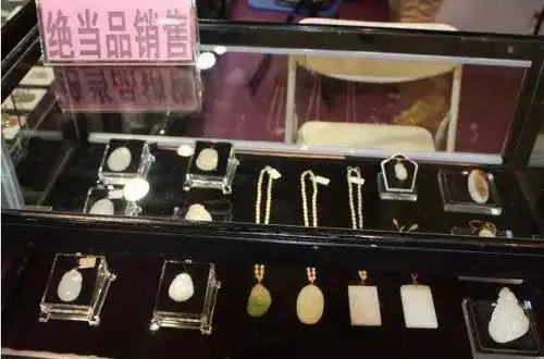  典当行成新捡漏圣地这里的玉石物美价廉,你敢去试试吗