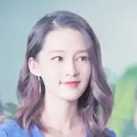  李沁甜美头像
